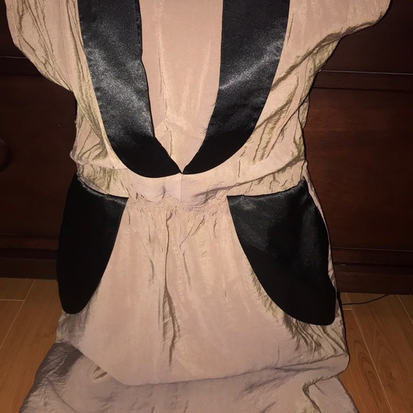 Taupe colored dress from Thailand - Picture 6 of 10